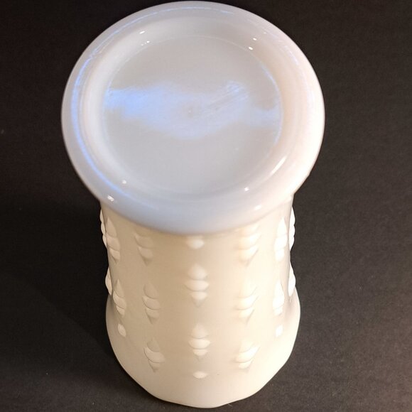Vintage Milk Glass Vase - Picture 4 of 4